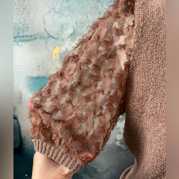 Mine | Sheer Floral Sleeve Top - Picture 5 of 7